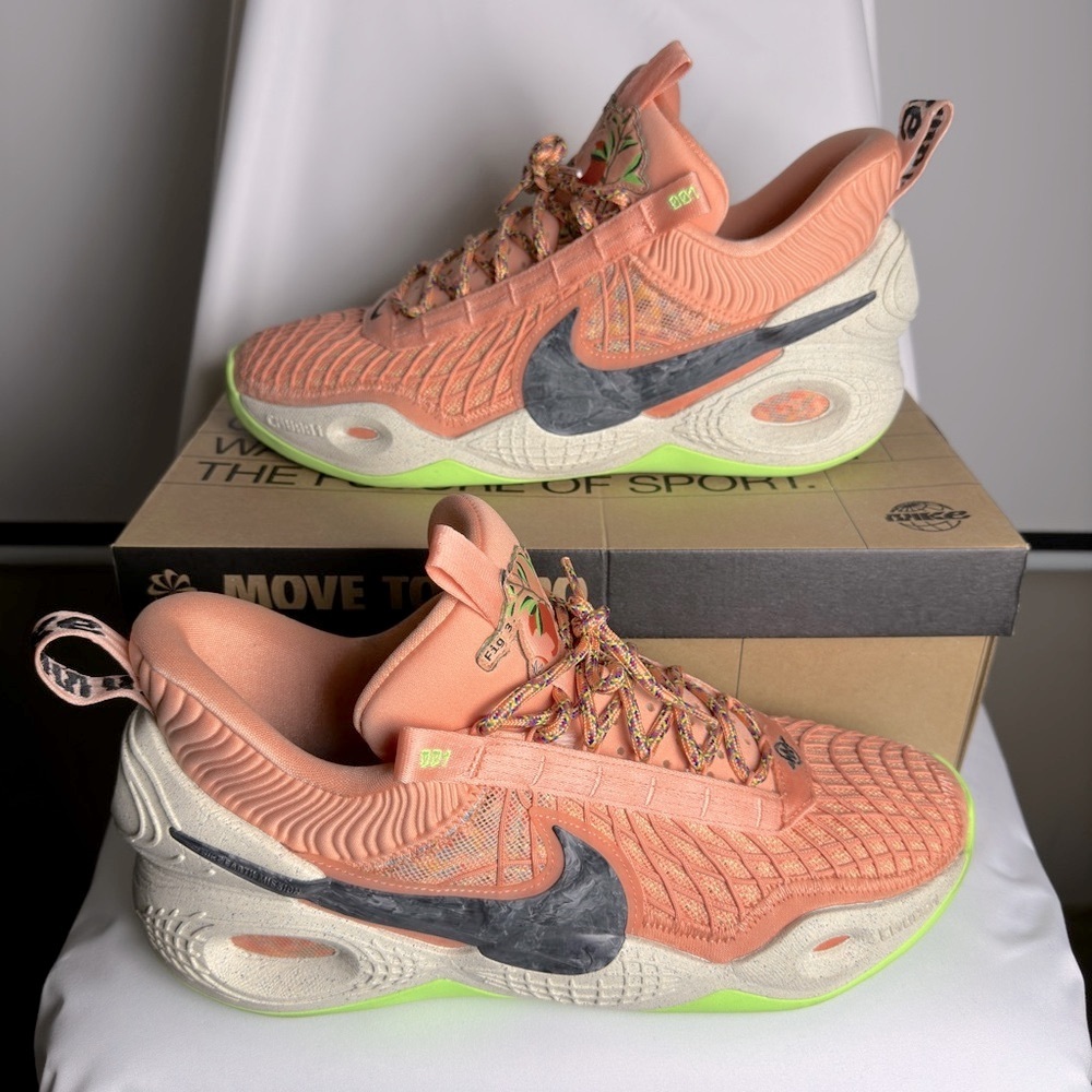 Nike Men’s Cosmic Unity Sneaker